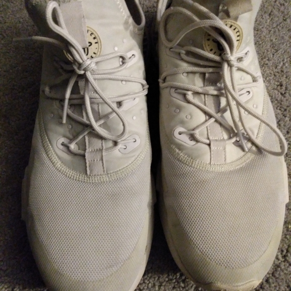 Nike - Picture 3 of 4